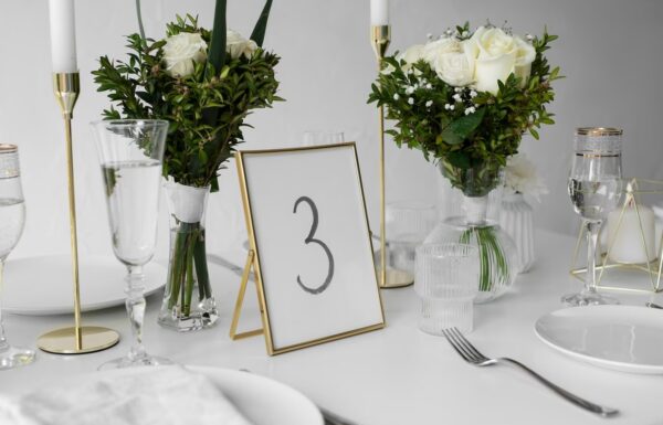 Пригласительные и полиграфия Категория специалиста Елена дизайн студия